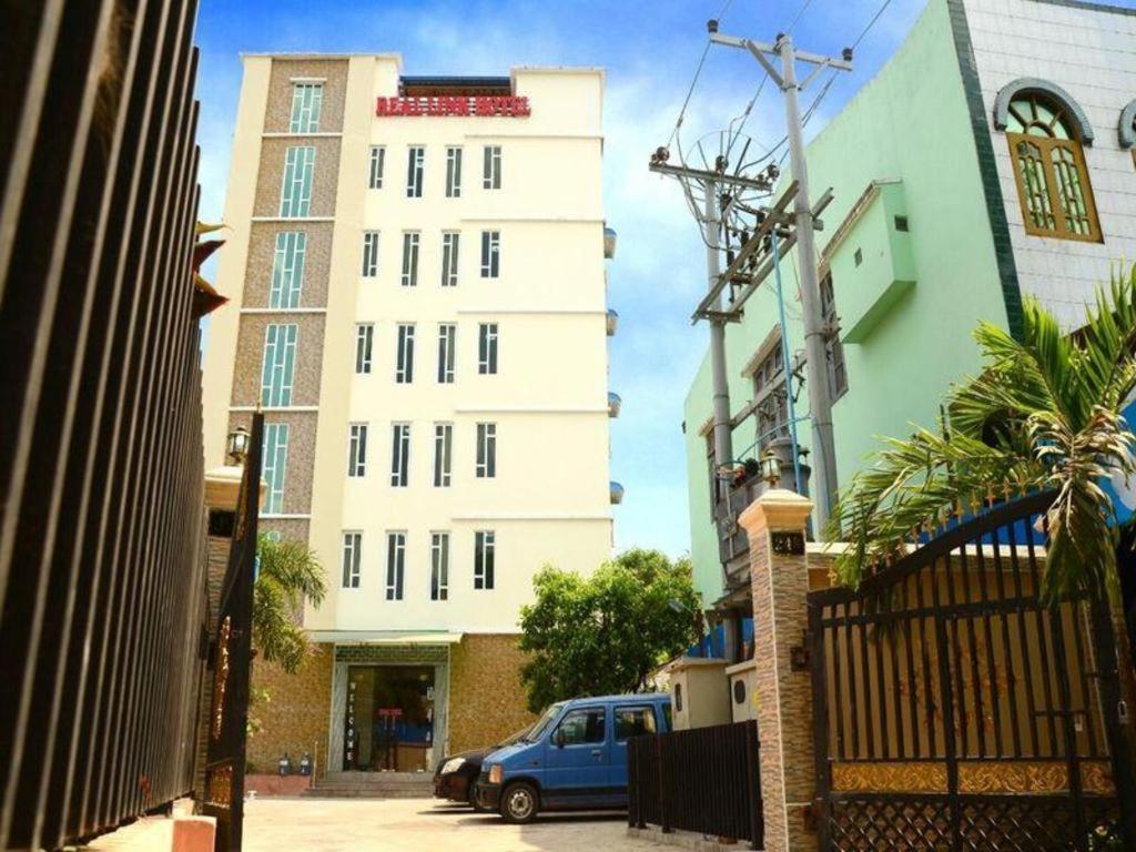 Real Link Hotel Янгон Екстер'єр фото