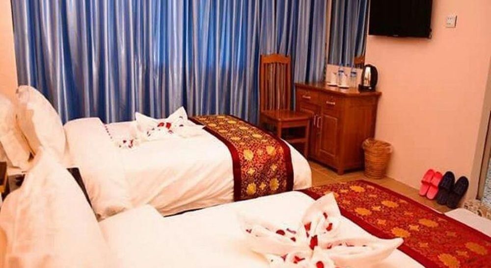 Real Link Hotel Янгон Екстер'єр фото